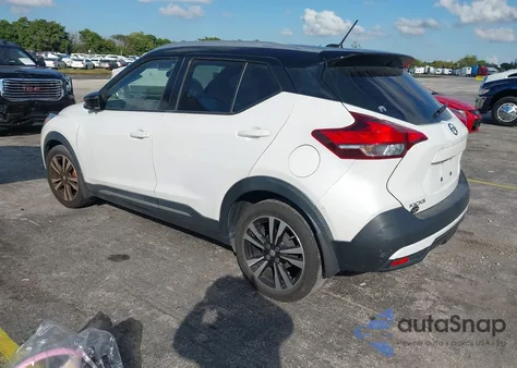 2018 Nissan Kicks Sr из США, поврежденный, VIN 3N1CP5CU3JL535688